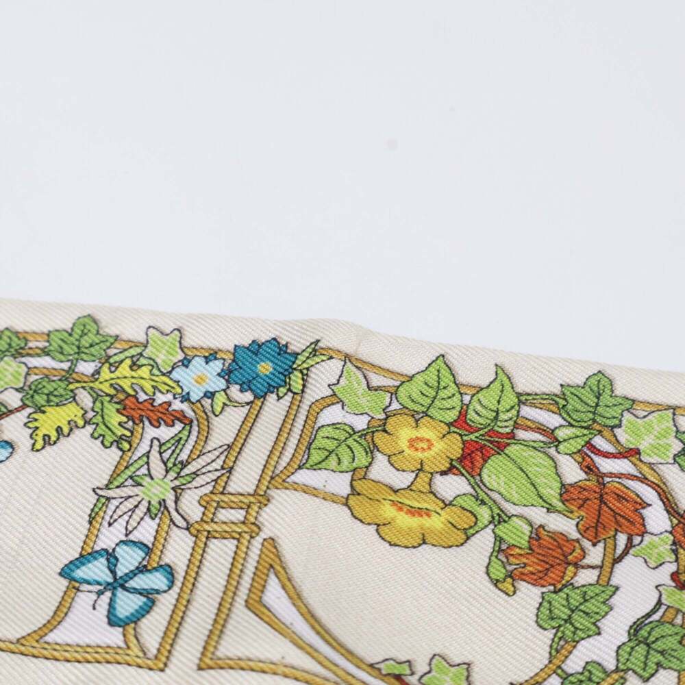 GUCCI GG Flora Silk Scarf/Muffler, Beige/Ivory, Women's - Picture 5 of 6